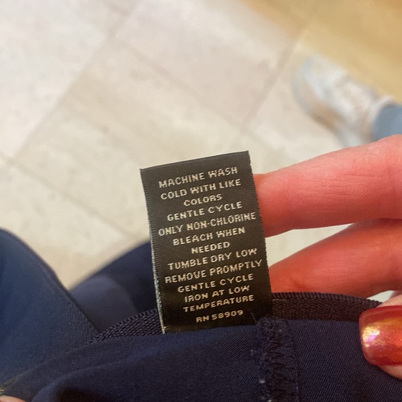 Dress pants worn once - Picture 6 of 6